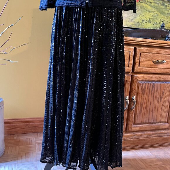 ✨ Banana Republic Sequin Skirt - Fun! - Picture 2 of 7